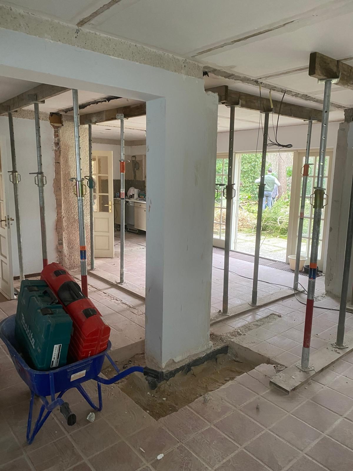 Doorbraak met staalconstructie