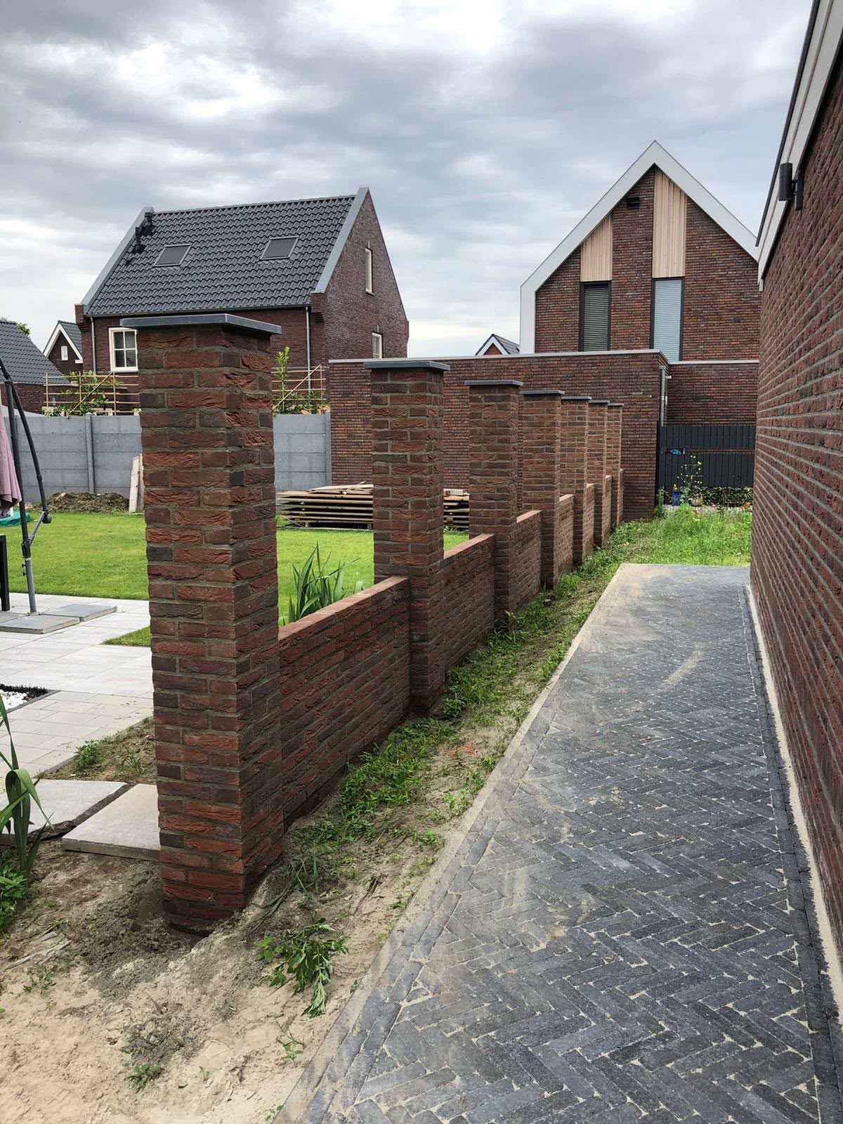 Tuinmuur in Budel